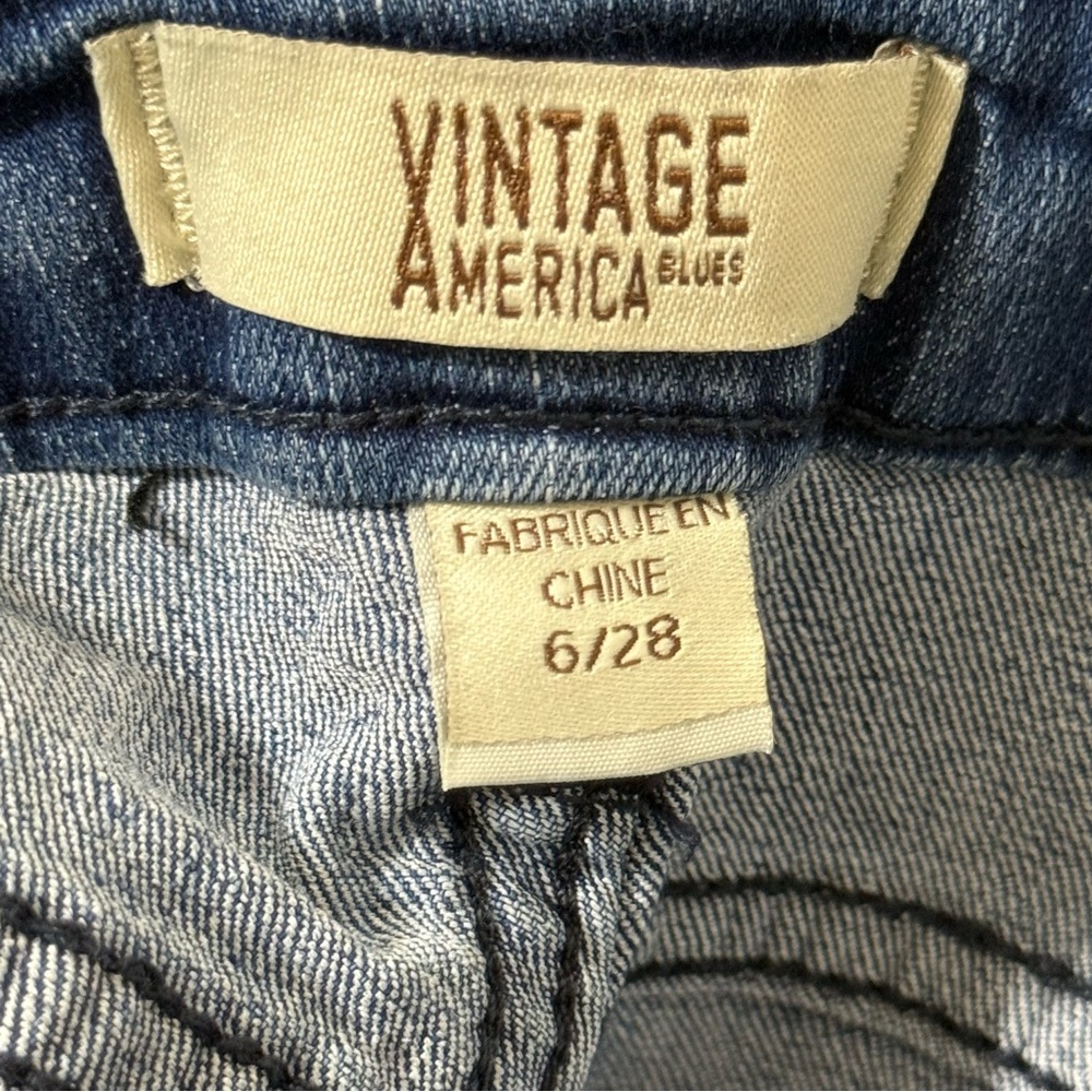 Vintage America Blue Jeans with Floral Embroidery - Picture 14 of 16